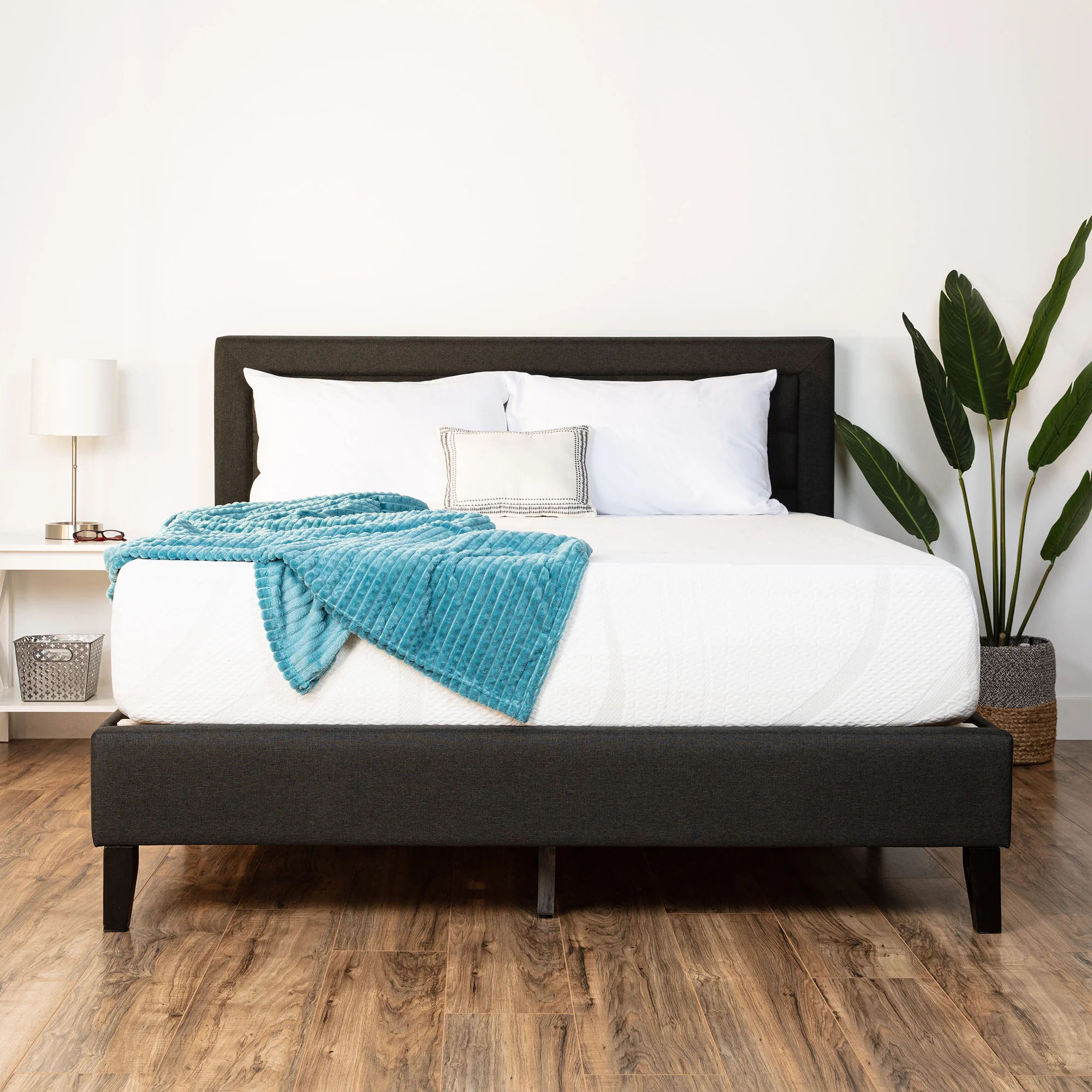 12in Medium-Firm Green Tea & Charcoal Gel Memory Foam Mattress - Image 9