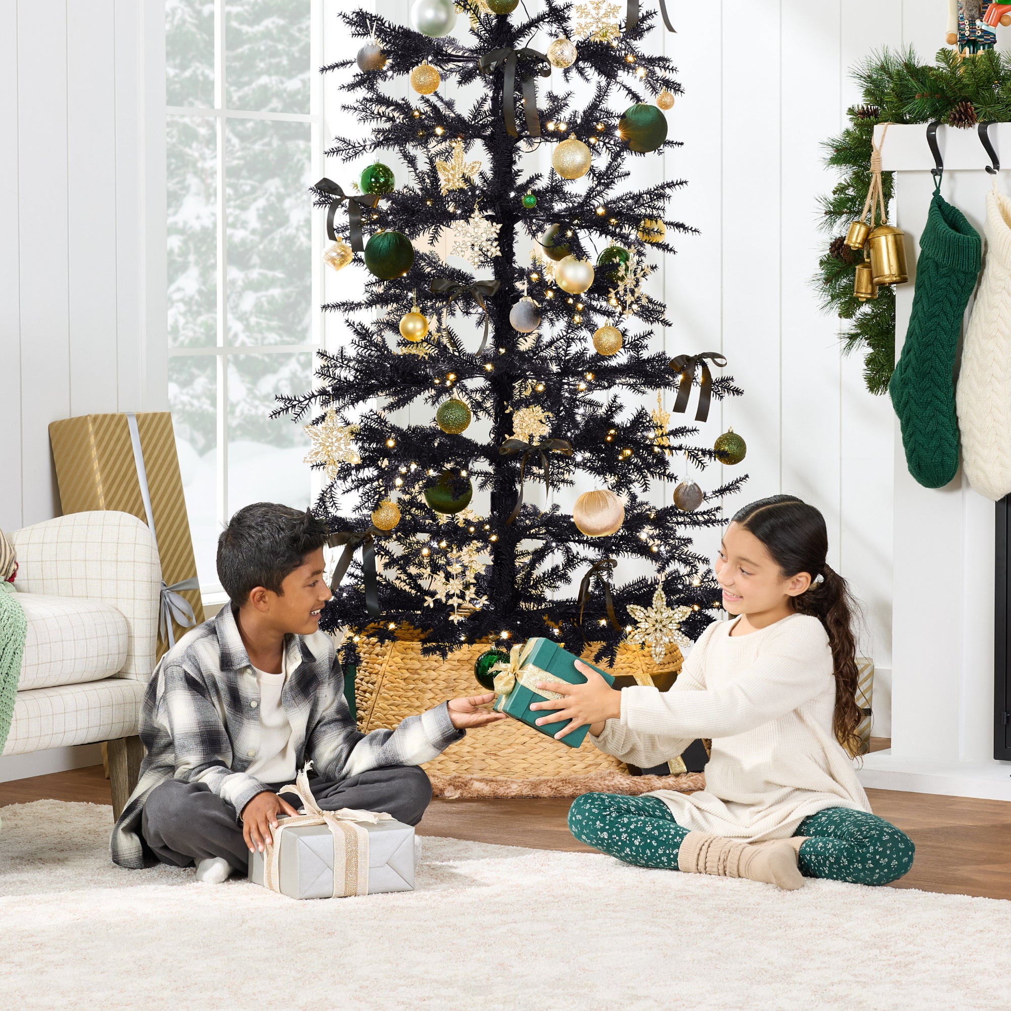 Pre-Lit Sparse Christmas Tree w/ 2-in-1 LED Lights, Cordless Connection - Image 6