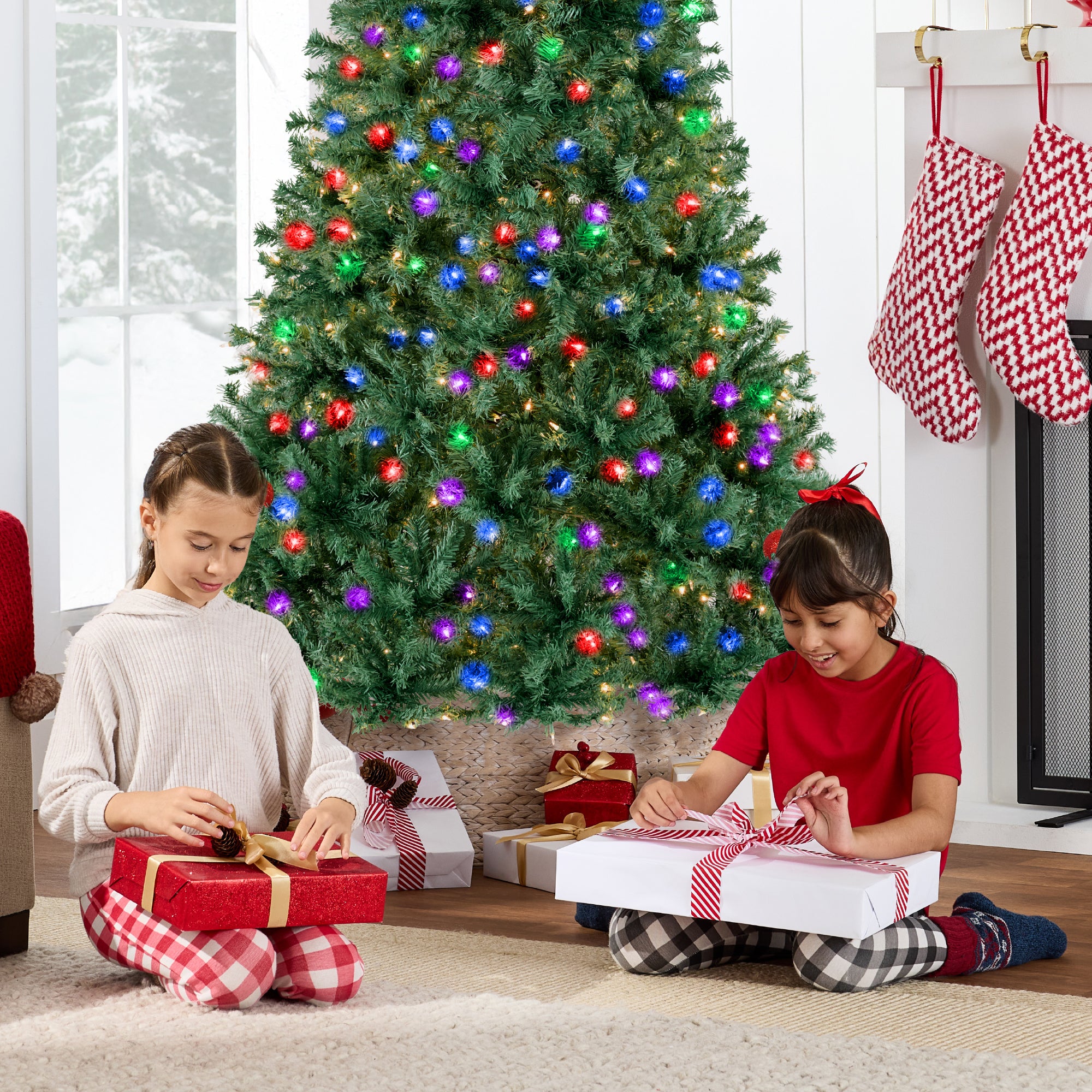 Premium Artificial Pre-Lit Pine Christmas Tree w/ 1,000 Tips, 250 Lights - Image 14